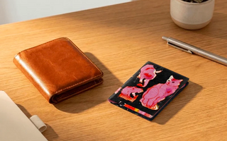 Minimalist Leather Wallet vs Minimalist Tyvek Wallet: Which Material Wins for EDC?