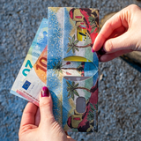 Slim Wallet Shangri-la - Open Wallet Inside Design with cards and cash