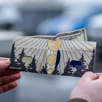 Slim Wallet Tether - Lifestyle image