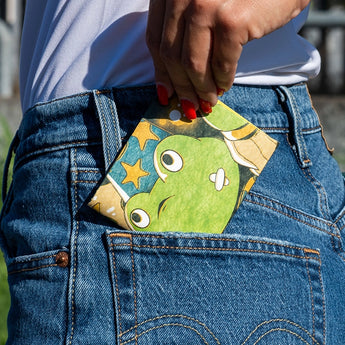 Slim Wallet The Magic Frog - Lifestyle image