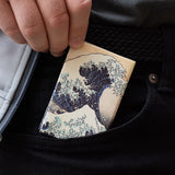 Micro Wallet The Great Wave - Lifestyle image