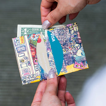 Micro Wallet Maneki Neko - Lifestyle image