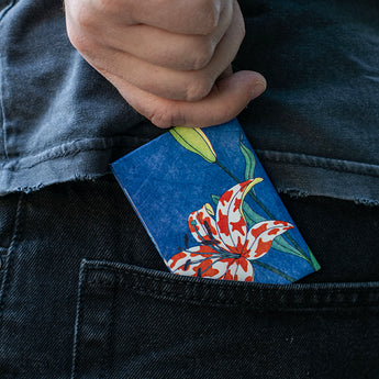 Micro Wallet Floral tales - Lifestyle image
