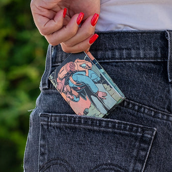 Micro Wallet Wayfarer - Lifestyle image
