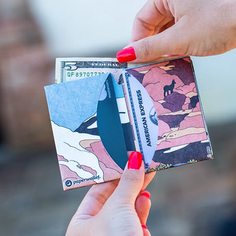 Micro Wallet Wild trail - Lifestyle image