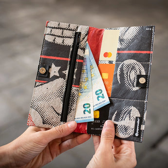 Clutch Wallet Fragments