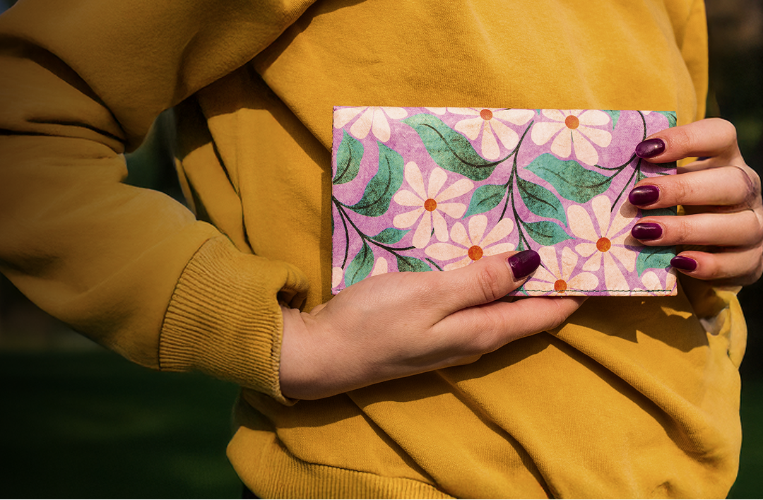 CLUTCH
WALLET