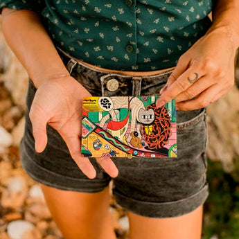 Micro Wallet Framographic - Lifestyle image