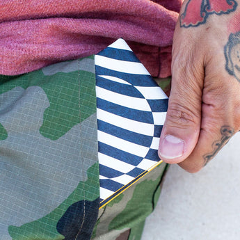 Slim Wallet Motion - Open Wallet Inside Design with cards and cash