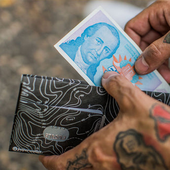 Slim Wallet Topo - Open Wallet Inside Design with cards and cash