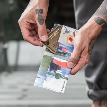 Slim Wallet Ariya - Lifestyle image
