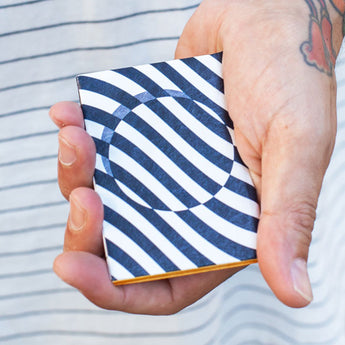 Micro Wallet Motion - Lifestyle image