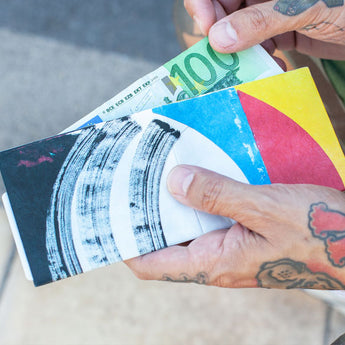 Slim Wallet Echo - Lifestyle image
