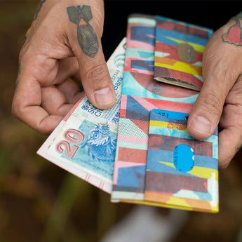 Slim Wallet Phased - Open Wallet Inside Design with cards and cash